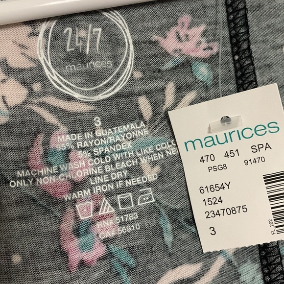 Womens Plus Maurice’s 24/7 Long Bell Sleeve Top, 3/3X, Black/Floral - Picture 4 of 6